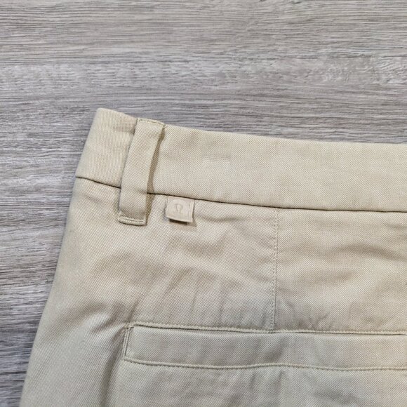 Lululemon Men's 36 Commission Short Relaxed Qwick Oxford White Tofino Sand Golf - Picture 6 of 9